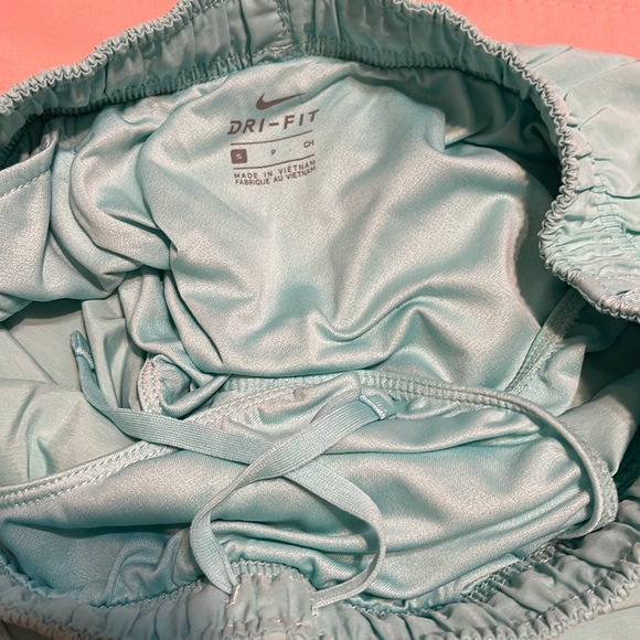 Women’s Nike Short Blue/Green Small - Picture 3 of 6